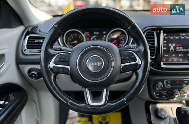 Внедорожник / Кроссовер Jeep Compass 2017 в 