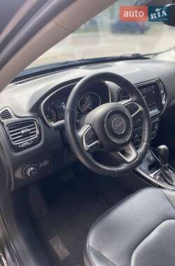 Внедорожник / Кроссовер Jeep Compass 2018 в 