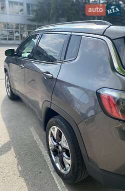 Внедорожник / Кроссовер Jeep Compass 2018 в 