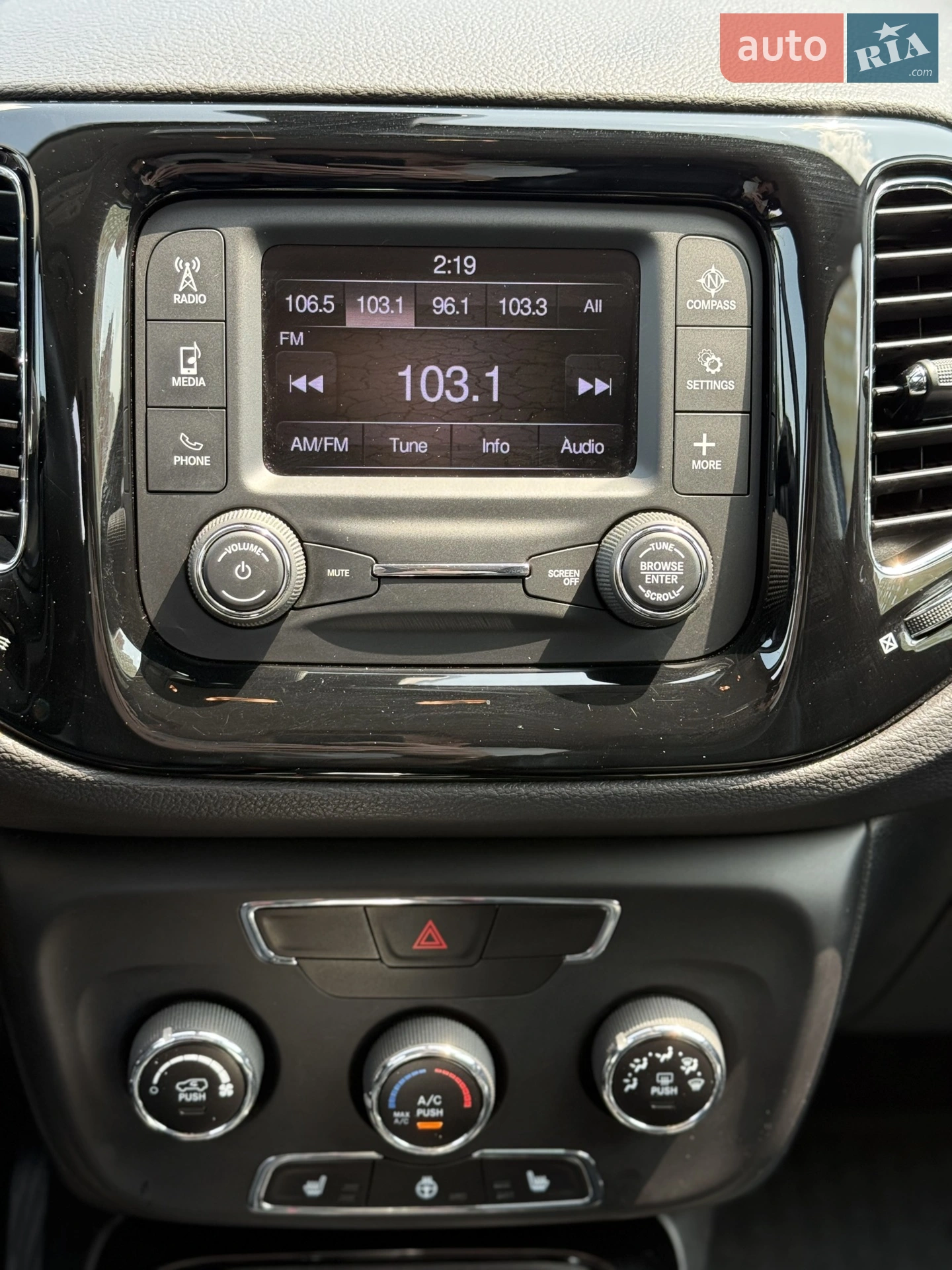2018 Jeep Compass - мініатюра 19