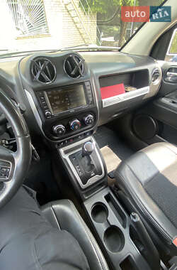 Внедорожник / Кроссовер Jeep Compass 2013 в 