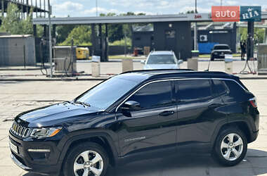 Внедорожник / Кроссовер Jeep Compass 2018 в 