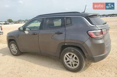 Внедорожник / Кроссовер Jeep Compass 2019 в 