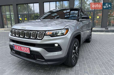 Внедорожник / Кроссовер Jeep Compass 2022 в 
