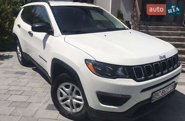 Внедорожник / Кроссовер Jeep Compass 2019 в 