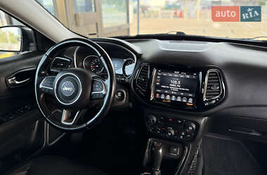Внедорожник / Кроссовер Jeep Compass 2020 в 