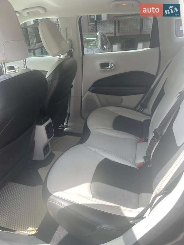 Внедорожник / Кроссовер Jeep Compass 2020 в Новояворовске