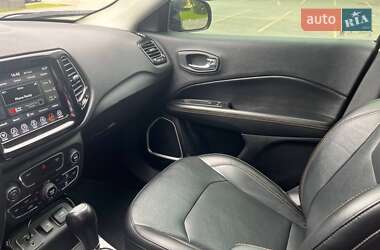 Внедорожник / Кроссовер Jeep Compass 2018 в 