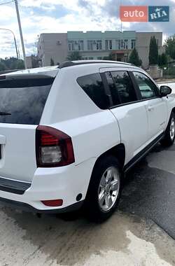 Внедорожник / Кроссовер Jeep Compass 2014 в 