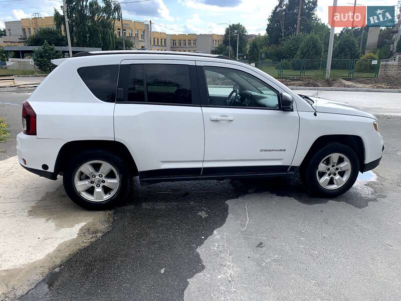 Внедорожник / Кроссовер Jeep Compass 2014 в Нетешине фото 3 Внедорожник / Кроссовер Jeep Compass 2014 в Нетешине