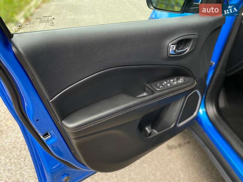 Внедорожник / Кроссовер Jeep Compass 2018 в Киеве