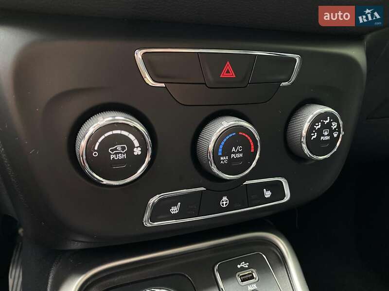 Внедорожник / Кроссовер Jeep Compass 2018 в Киеве