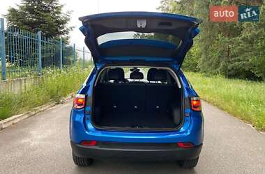 Внедорожник / Кроссовер Jeep Compass 2018 в 