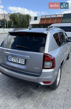 Позашляховик / Кросовер Jeep Compass 2014 в 