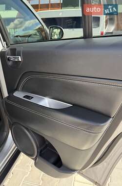 Позашляховик / Кросовер Jeep Compass 2014 в 