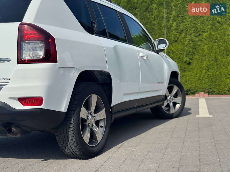 Внедорожник / Кроссовер Jeep Compass 2015 в Стрые