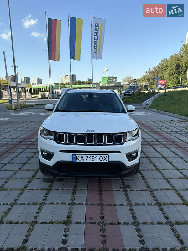Внедорожник / Кроссовер Jeep Compass 2019 в 