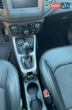 Внедорожник / Кроссовер Jeep Compass 2019 в 