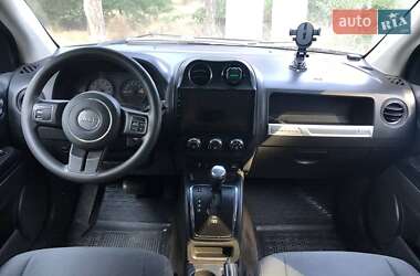 Внедорожник / Кроссовер Jeep Compass 2013 в 