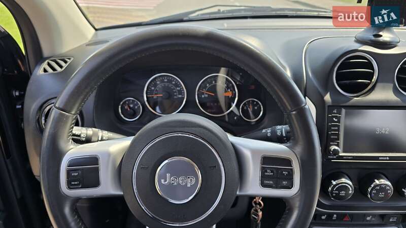 Внедорожник / Кроссовер Jeep Compass 2015 в Киеве
