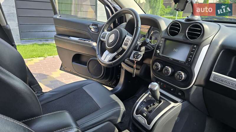 Внедорожник / Кроссовер Jeep Compass 2015 в Киеве