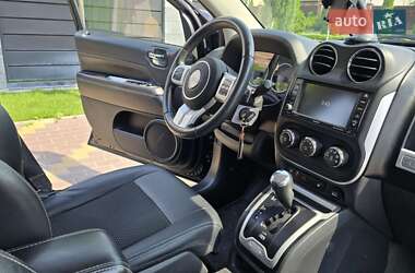 Внедорожник / Кроссовер Jeep Compass 2015 в 