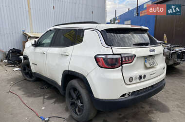 Внедорожник / Кроссовер Jeep Compass 2018 в 