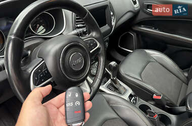 Внедорожник / Кроссовер Jeep Compass 2017 в 