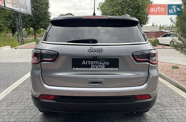 Внедорожник / Кроссовер Jeep Compass 2018 в 