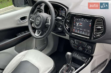 Внедорожник / Кроссовер Jeep Compass 2018 в 
