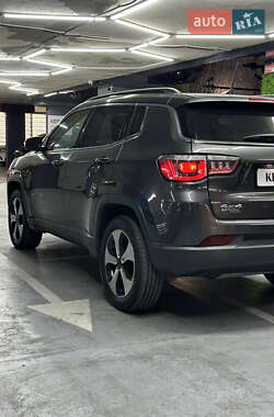 Внедорожник / Кроссовер Jeep Compass 2017 в 