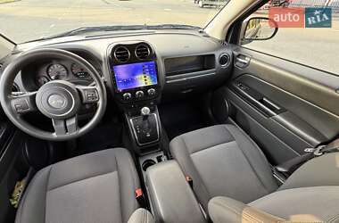 Внедорожник / Кроссовер Jeep Compass 2013 в 