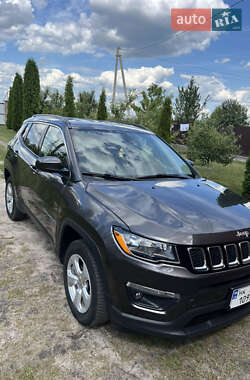 Внедорожник / Кроссовер Jeep Compass 2018 в 