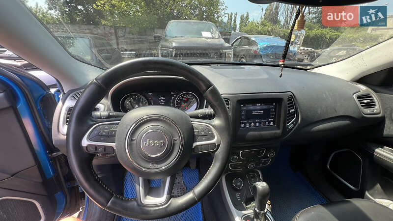 Внедорожник / Кроссовер Jeep Compass 2017 в Каменском