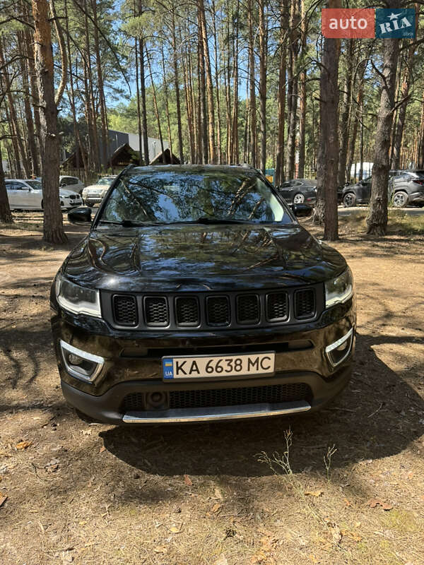Внедорожник / Кроссовер Jeep Compass 2018 в 