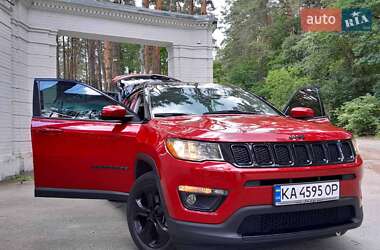 Внедорожник / Кроссовер Jeep Compass 2018 в 