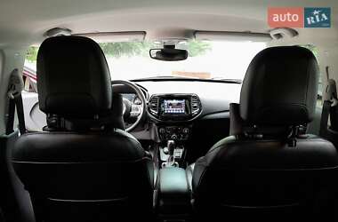 Внедорожник / Кроссовер Jeep Compass 2018 в 