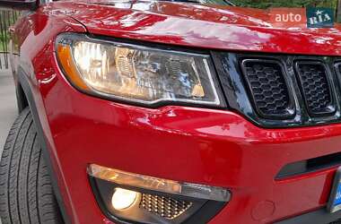 Внедорожник / Кроссовер Jeep Compass 2018 в 