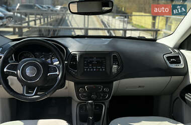 Внедорожник / Кроссовер Jeep Compass 2017 в 