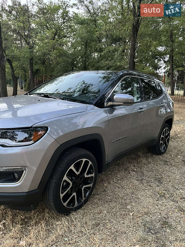 Внедорожник / Кроссовер Jeep Compass 2017 в Запорожье