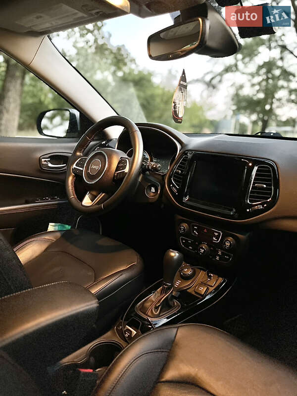 Внедорожник / Кроссовер Jeep Compass 2017 в Запорожье