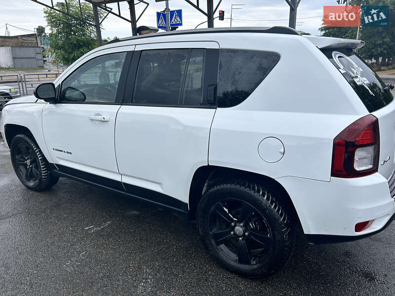 Внедорожник / Кроссовер Jeep Compass 2015 в Киеве