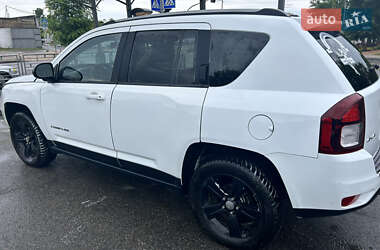 Внедорожник / Кроссовер Jeep Compass 2015 в 