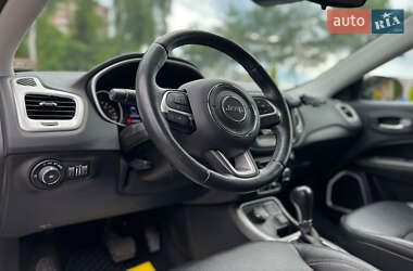 Внедорожник / Кроссовер Jeep Compass 2018 в 