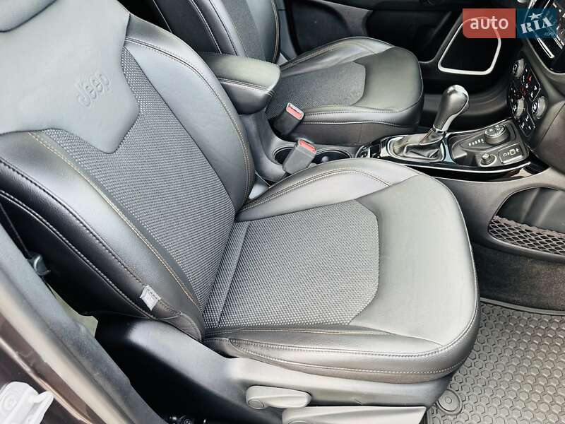 Внедорожник / Кроссовер Jeep Compass 2019 в Киеве
