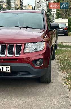 Внедорожник / Кроссовер Jeep Compass 2014 в 