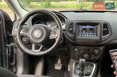 Внедорожник / Кроссовер Jeep Compass 2017 в 