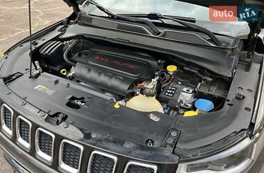Внедорожник / Кроссовер Jeep Compass 2017 в 
