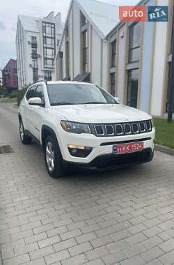 Внедорожник / Кроссовер Jeep Compass 2018 в 