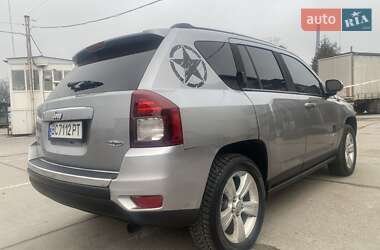 Внедорожник / Кроссовер Jeep Compass 2015 в 